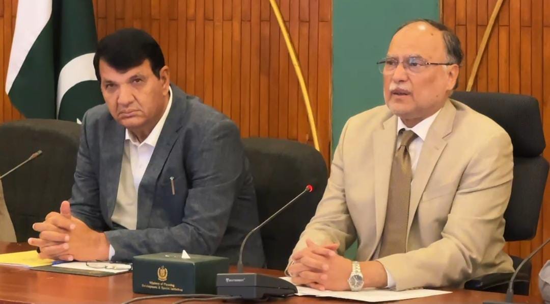 Special Committee Reviews KP Development and Public Issues