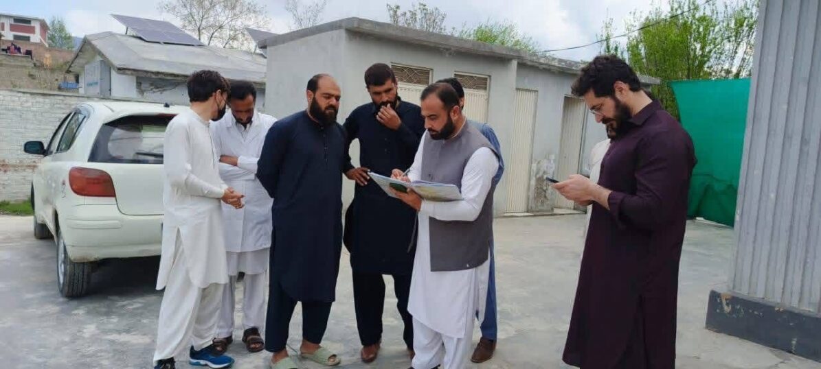 Markets, petrol pumps and LPG outlets inspected; traders directed to follow official prices