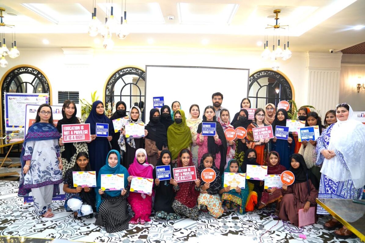 Blue Veins, Malala Fund Hold Leadership Training for School Girls in Peshawar