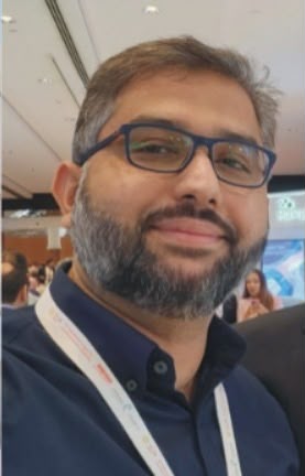 Dr. Fasih Shahab Khan Provides Lifesaving Care During Flight