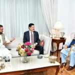 Governor Faisal Karim Kundi Meets Haji Ghulam Ahmad Bilour