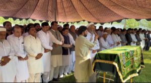 Engr Amir Muqam Attends Funeral of Barrister Gohar’s Mother