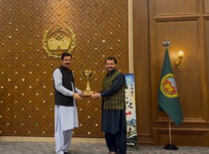 Dragon Boat Festival Winners, Peshawar High Court Team Receives Trophy from Governor