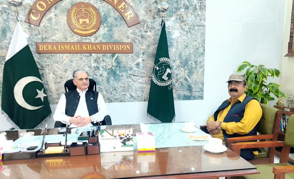 Commissioner Dawood Khan Reviews Public Issues & Deptt Initiatives